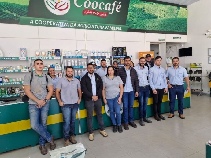 SINTRACOOP-ES E COOCAFÉ FIRMAM ACORDO COLETIVO