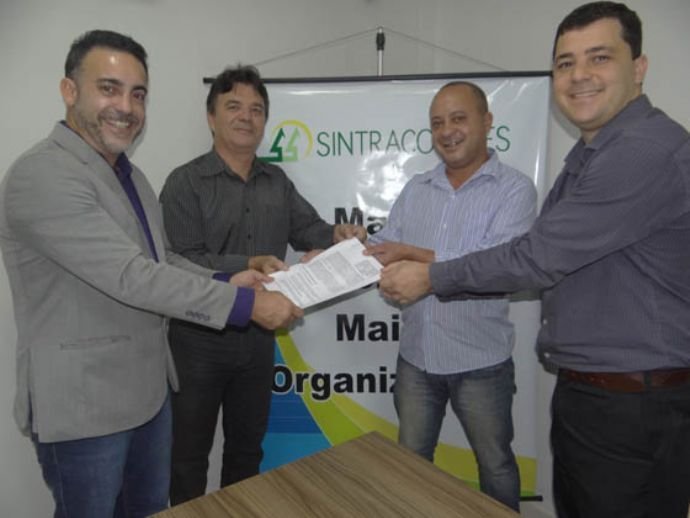 SINTRACOOP E INSTITUTO CABRAL FIRMAM PARCERIA